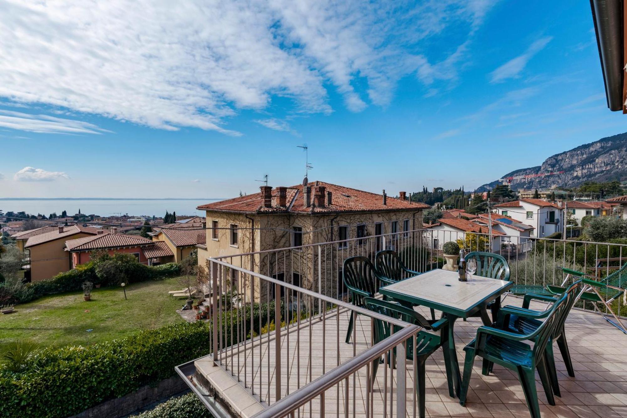 شقة Terrazza Di Garda - Regarda Travel المظهر الخارجي الصورة